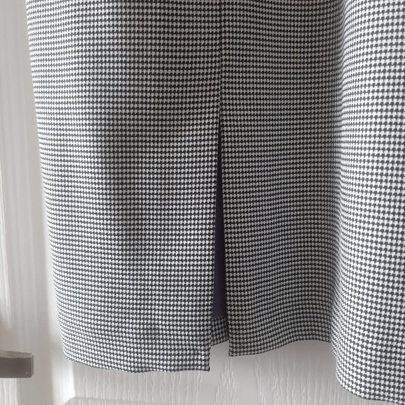 SOLD NWT White House Black Market Houndstooth Sheath Dress with Twixt Neckline - Picture 6 of 15